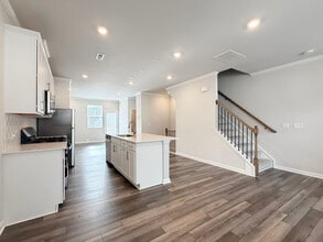 196 Aster Bloom Ln in Raleigh, NC - Foto de edificio - Building Photo