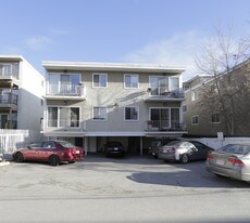 327 22nd Ave SW in Calgary, AB - Building Photo