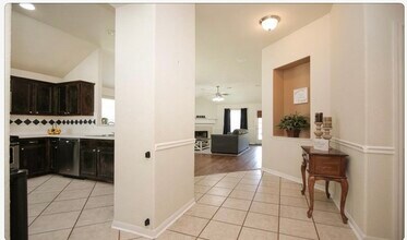 12006 Cyprus Field in Houston, TX - Foto de edificio - Building Photo