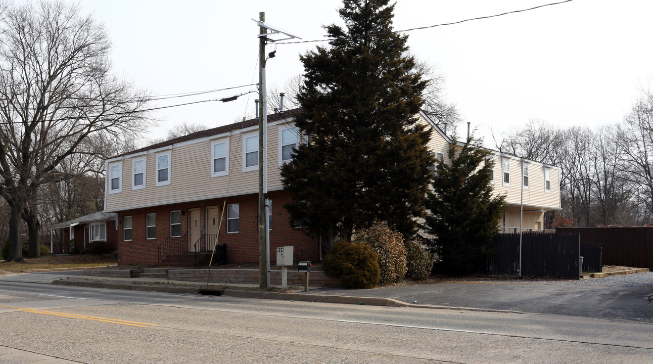 3022 Haddonfield Rd in Pennsauken, NJ - Foto de edificio