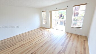 650 Tennis Club Dr in Fort Lauderdale, FL - Building Photo