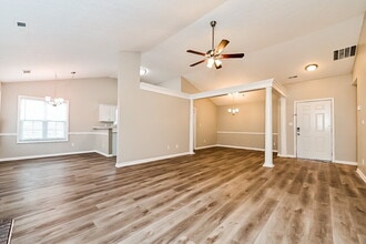 125 Gingerbread Pl in Fayetteville, GA - Foto de edificio - Building Photo