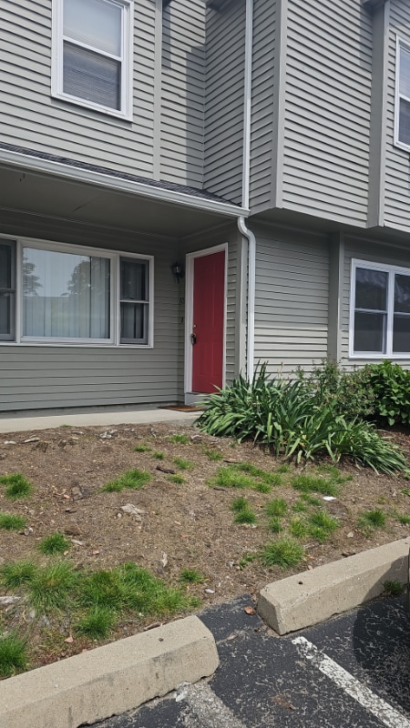 property at 10 East St