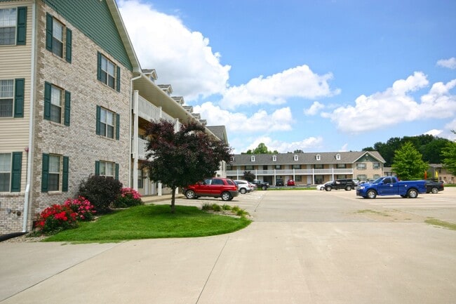 Shadow Ridge Apartments in Belleville, IL - Building Photo - Building Photo