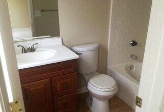 3604 Markham Rd in Greensboro, NC - Building Photo - Building Photo