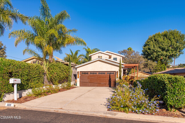 608 Hodencamp Rd in Thousand Oaks, CA - Foto de edificio - Building Photo