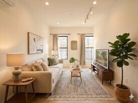 285A Kingsland Ave in Brooklyn, NY - Building Photo