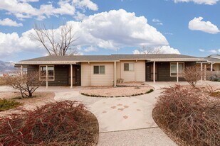 429 W Franklin Spencer St in Richfield, UT - Building Photo