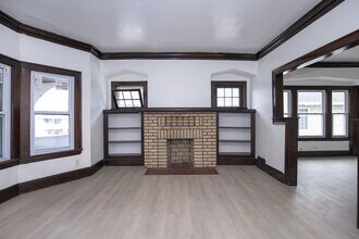 2119 Lewis Dr in Lakewood, OH - Building Photo - Building Photo