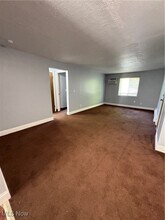 27 Wayne St SE in Niles, OH - Building Photo - Building Photo