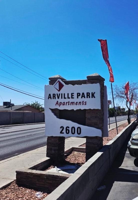 2600 S Arville St in Las Vegas, NV - Building Photo - Building Photo