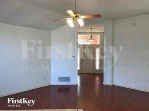 403 Jennifer Ln in Arlington, TX - Building Photo - Building Photo