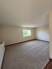 2319 Aster Dr in Crest Hill, IL - Building Photo - Building Photo