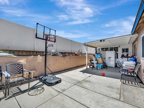 3727 Byrd St in San Diego, CA - Foto de edificio - Building Photo