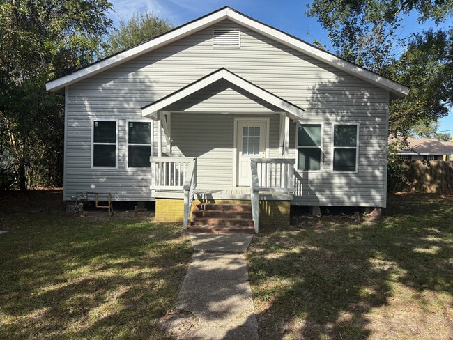 property at 416 Bilbo St