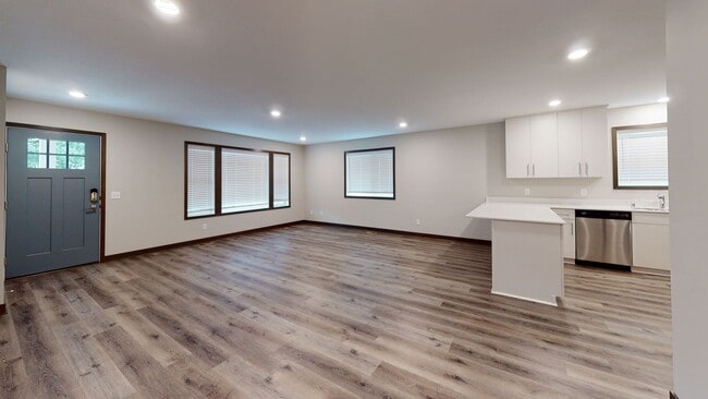 826 20th Ave SE in Minneapolis, MN - Building Photo - Building Photo