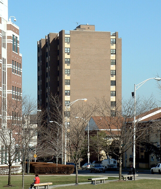 Gordon Canfield Plaza in Paterson, NJ - Building Photo