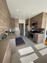 272 Termino Ave, Unit A in Long Beach, CA - Building Photo - Building Photo