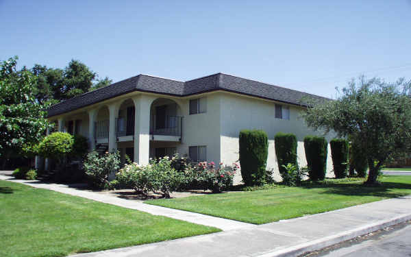 303 Starr Ave in Turlock, CA - Building Photo - Building Photo