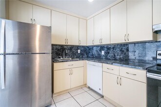 7150 Indian Creek Dr in Miami, FL - Building Photo - Building Photo