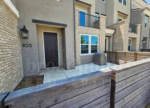1240 Sunrise View in San Marcos, CA - Building Photo - Building Photo