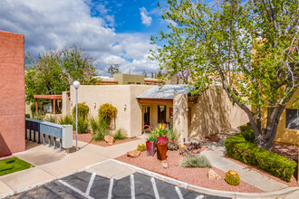 Zona Verde in Tucson, AZ - Foto de edificio - Building Photo