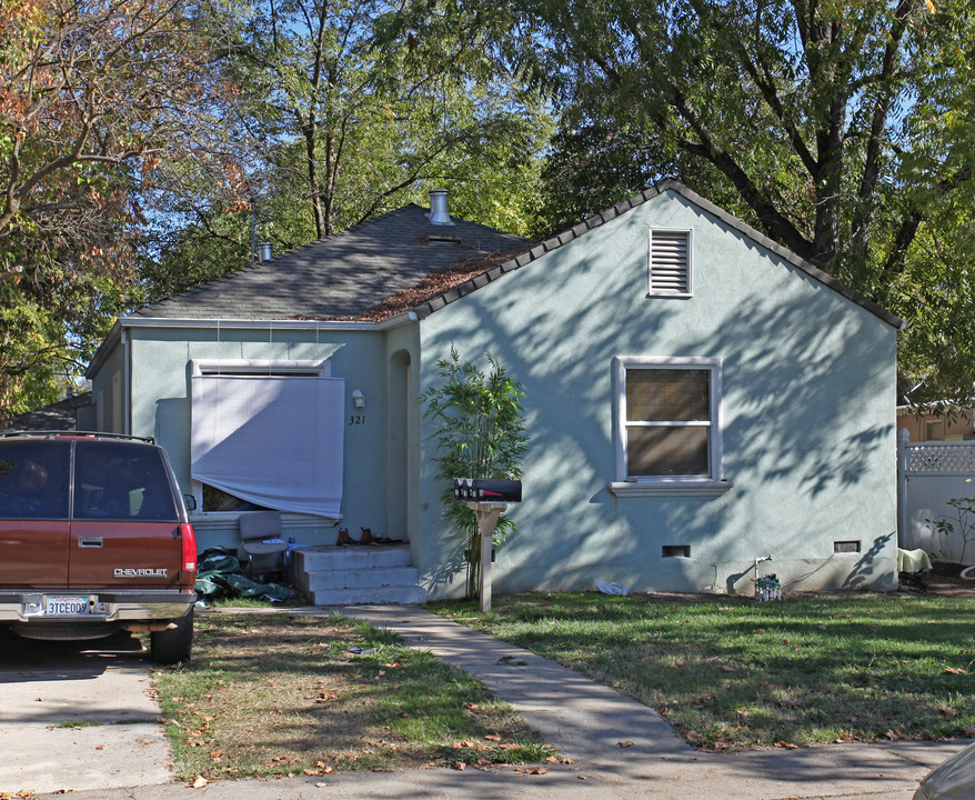 321 C St in Roseville, CA - Building Photo