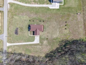 1059 S Cross Bridges Rd in Mt Pleasant, TN - Foto de edificio - Building Photo