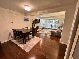 3927 108th Ave NE in Bellevue, WA - Building Photo