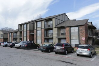 Fair Oaks Creek in Dallas, TX - Foto de edificio - Building Photo