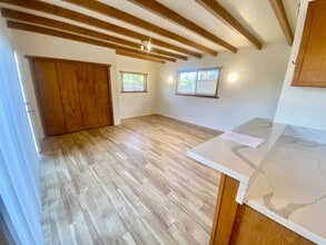 1760 Ruhland Ave-Unit -Rear Bungalow in Manhattan Beach, CA - Building Photo - Building Photo