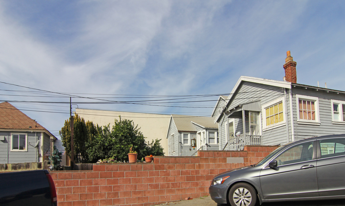 465-467 Grand Ave in South San Francisco, CA - Building Photo