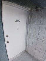 955 E 3rd St in Long Beach, CA - Building Photo