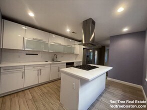 20 Marie Ave, Unit 2 in Cambridge, MA - Building Photo - Building Photo