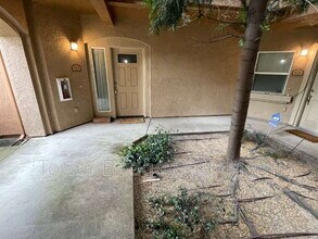 1900 Danbrook Dr in Sacramento, CA - Foto de edificio - Building Photo