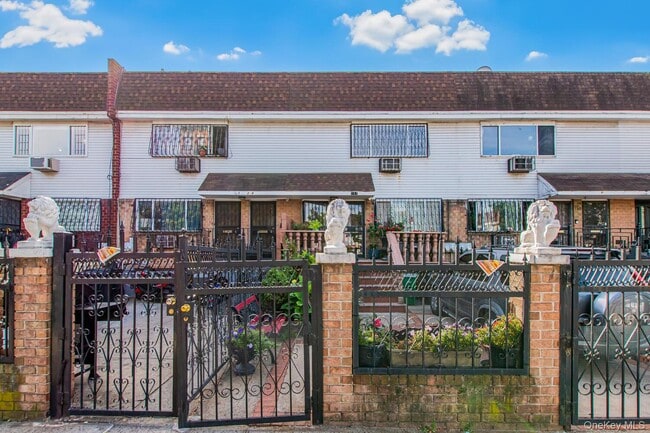 property at 162 Ellery St