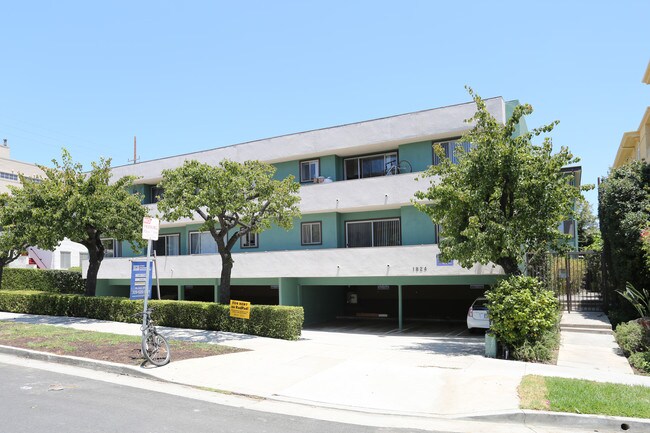 1824 Manning Avenue in Los Angeles, CA - Building Photo - Building Photo
