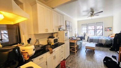 403 E 73rd St in New York, NY - Building Photo - Building Photo