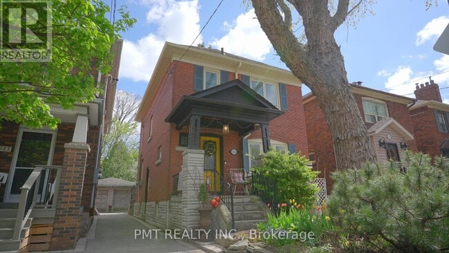 property at 581 Soudan Ave