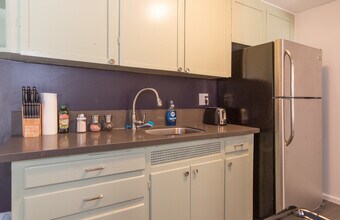1023 W 24th St, Unit A in Los Angeles, CA - Building Photo - Building Photo
