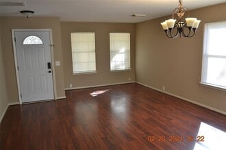 17606 S Summit Canyon Dr in Houston, TX - Building Photo - Building Photo