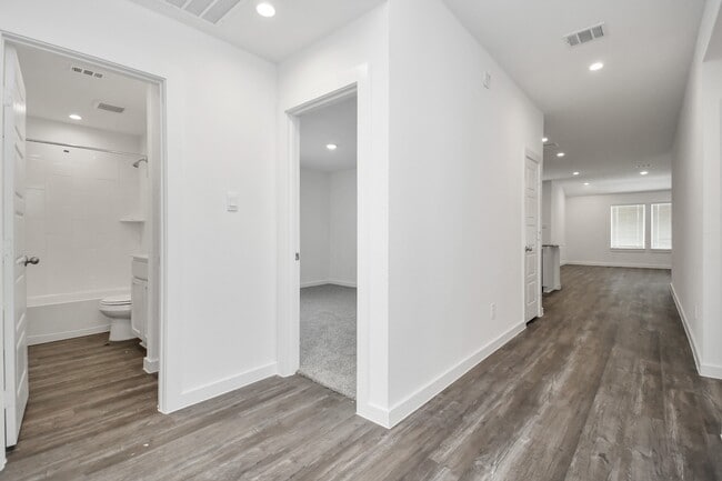 property at 1123 Briscoe Ct