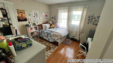 89 Hillsdale Rd in Medford, MA - Building Photo - Building Photo
