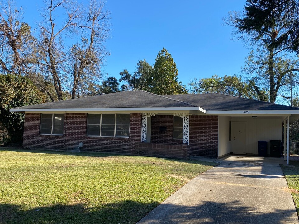 825 Kimbrough St in Shreveport, LA - Building Photo