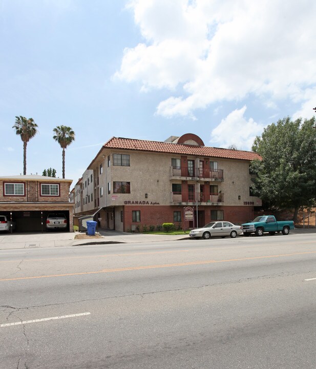 Granada Apartments in Van Nuys, CA - Building Photo