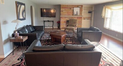 200 E Glendora Dr in Bloomington, IN - Building Photo - Building Photo