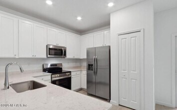 6951 Gable Grv Ave in Jacksonville, FL - Building Photo - Building Photo