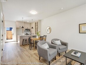 6107 SE 55th Ave in Portland, OR - Building Photo - Building Photo