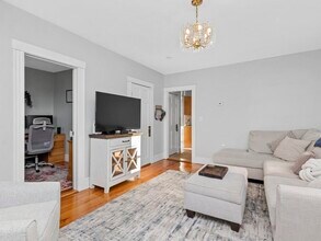 63 Marshfield St, Unit 3 in Boston, MA - Building Photo - Building Photo