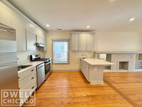 3256 W Wilson Ave, Unit 1 in Chicago, IL - Building Photo - Building Photo